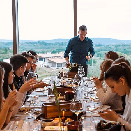 Posestvo Scurek Wine 4* Dobrovo