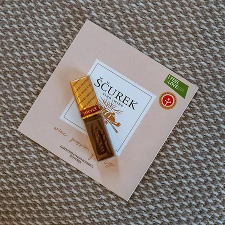 Couette-café Posestvo Scurek Wine Dobrovo