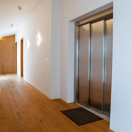 Posestvo Scurek Wine Couette-café