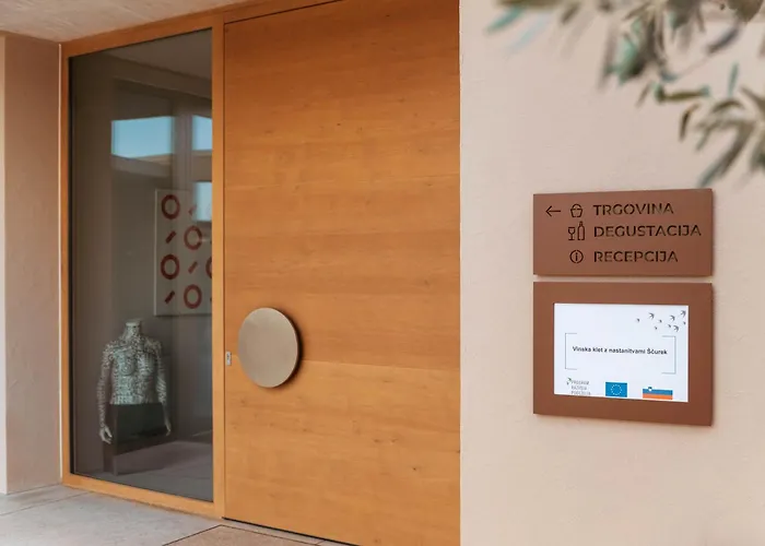 Bed and Breakfast Posestvo Scurek Wine