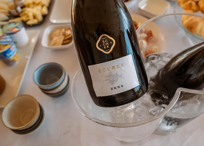 Nočitev z zajtrkom Posestvo Scurek Wine Dobrovo